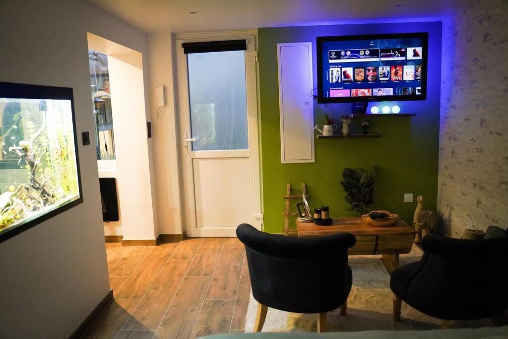Apartamento Nuit De La Sagesse "Jacuzzi Terrasse Et Parking Prive" Ruan Exterior foto
