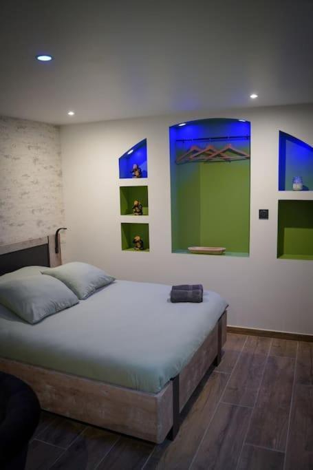 Apartamento Nuit De La Sagesse "Jacuzzi Terrasse Et Parking Prive" Ruan Exterior foto